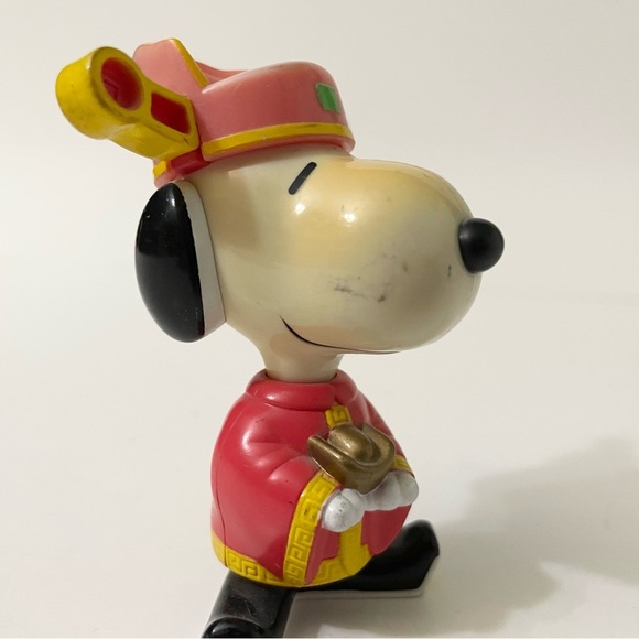 Vintage Snoopy World Tour Hong Kong Figure Toy - Picture 3 of 9